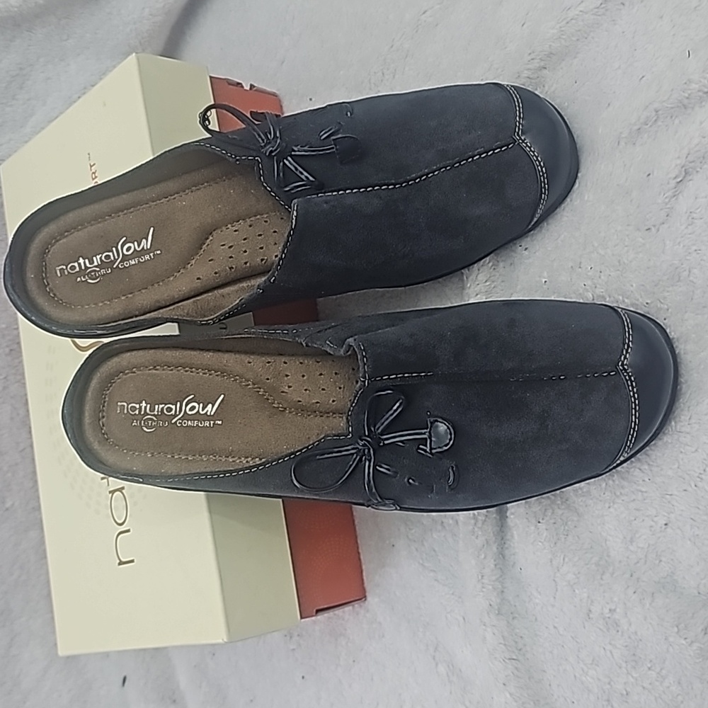 Slip ons - Picture 2 of 3